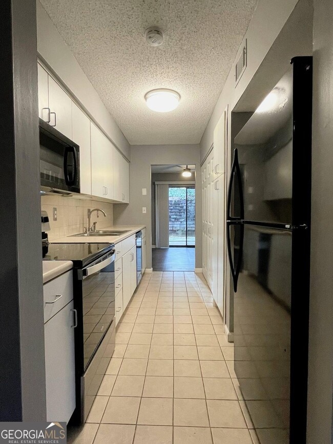 Building Photo - 94 Cobblestone Creek