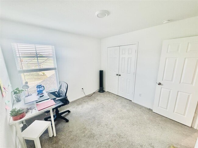 Building Photo - 1601 Holly Lk Dr