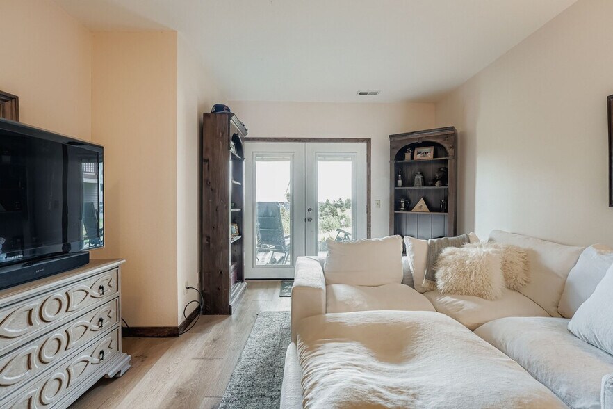 Building Photo - 776 Chimney Creek Dr