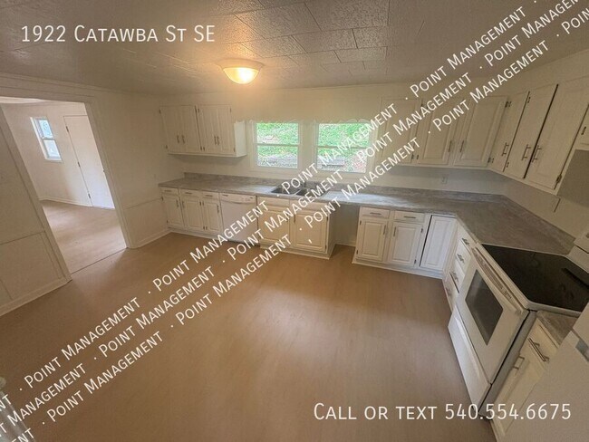 Building Photo - 1922 Catawba St SE