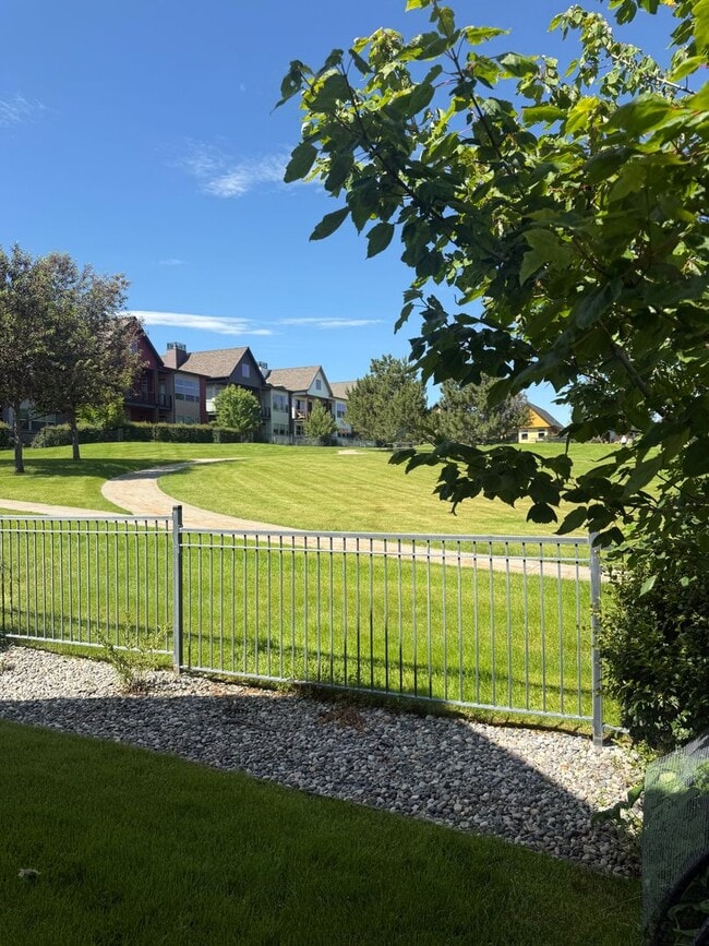 Building Photo - Rare Find- Home for Rent in the Knolls Community