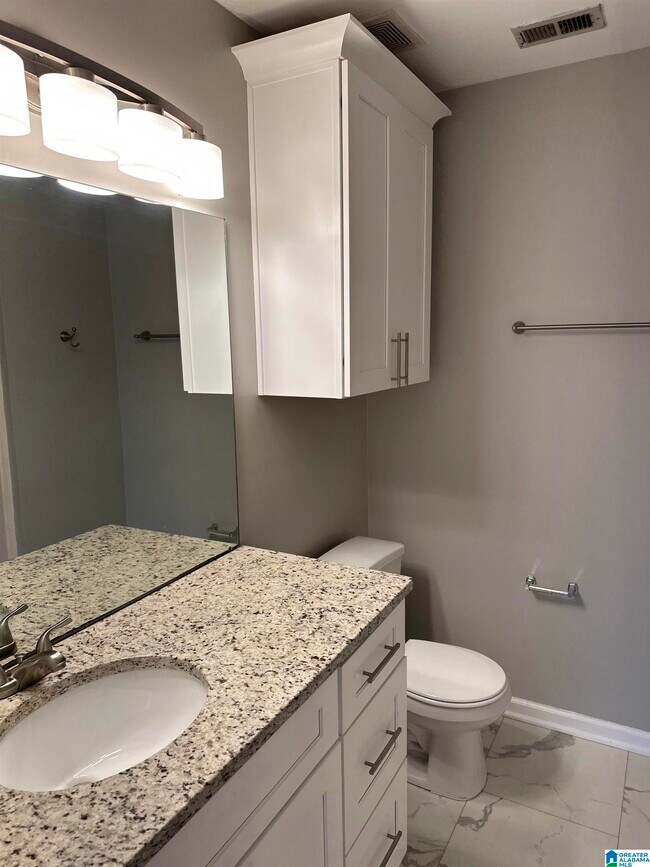 Building Photo - 407 Cambrian Ridge Dr