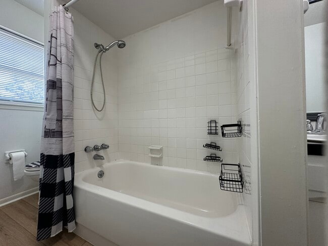 Building Photo - 5018 Ash Ct