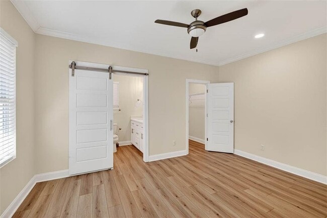 Building Photo - 204 Palm St