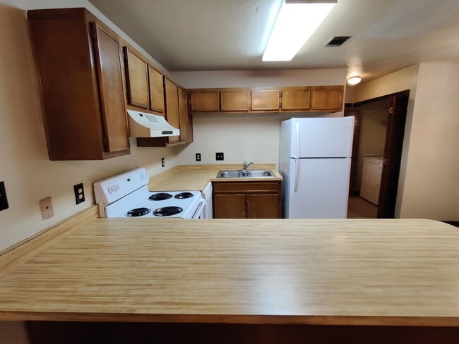 Building Photo - 1105 Ocala Rd