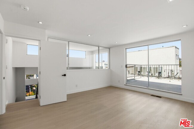 Building Photo - 10630 Wilkins Ave