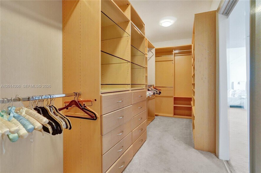 Building Photo - 20201 E Country Club Dr