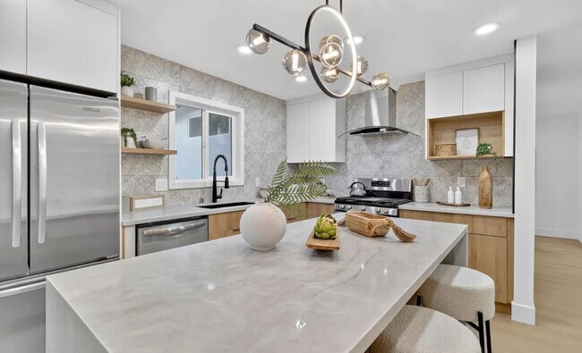 Building Photo - 5003 Valdez Ave