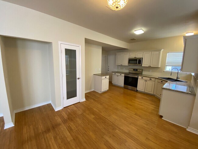 Building Photo - Conveniently Located to Randolph AFB, 4/2.5 ~ Large Backyard ~ Storage Shed ~ Move In Ready!