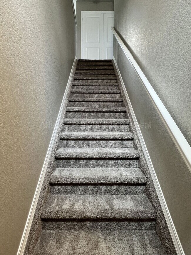 Building Photo - 7839 Lathrop Vw