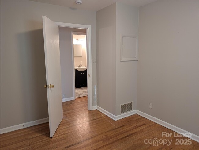 Building Photo - 448 E John St