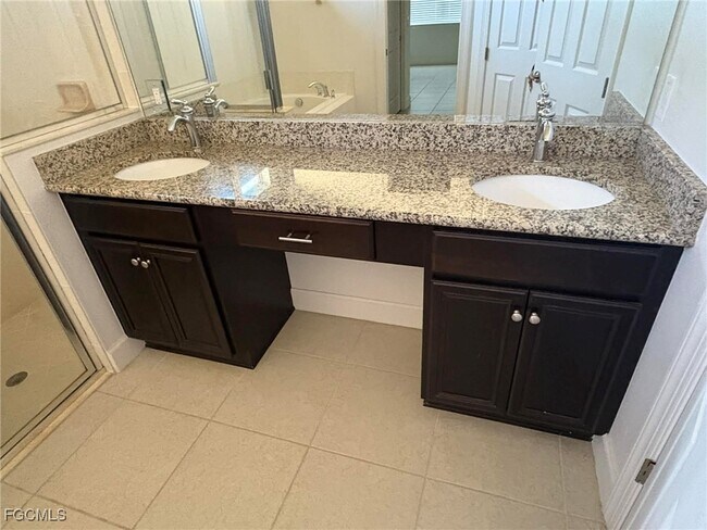 Building Photo - 10559 Yorkstone Dr