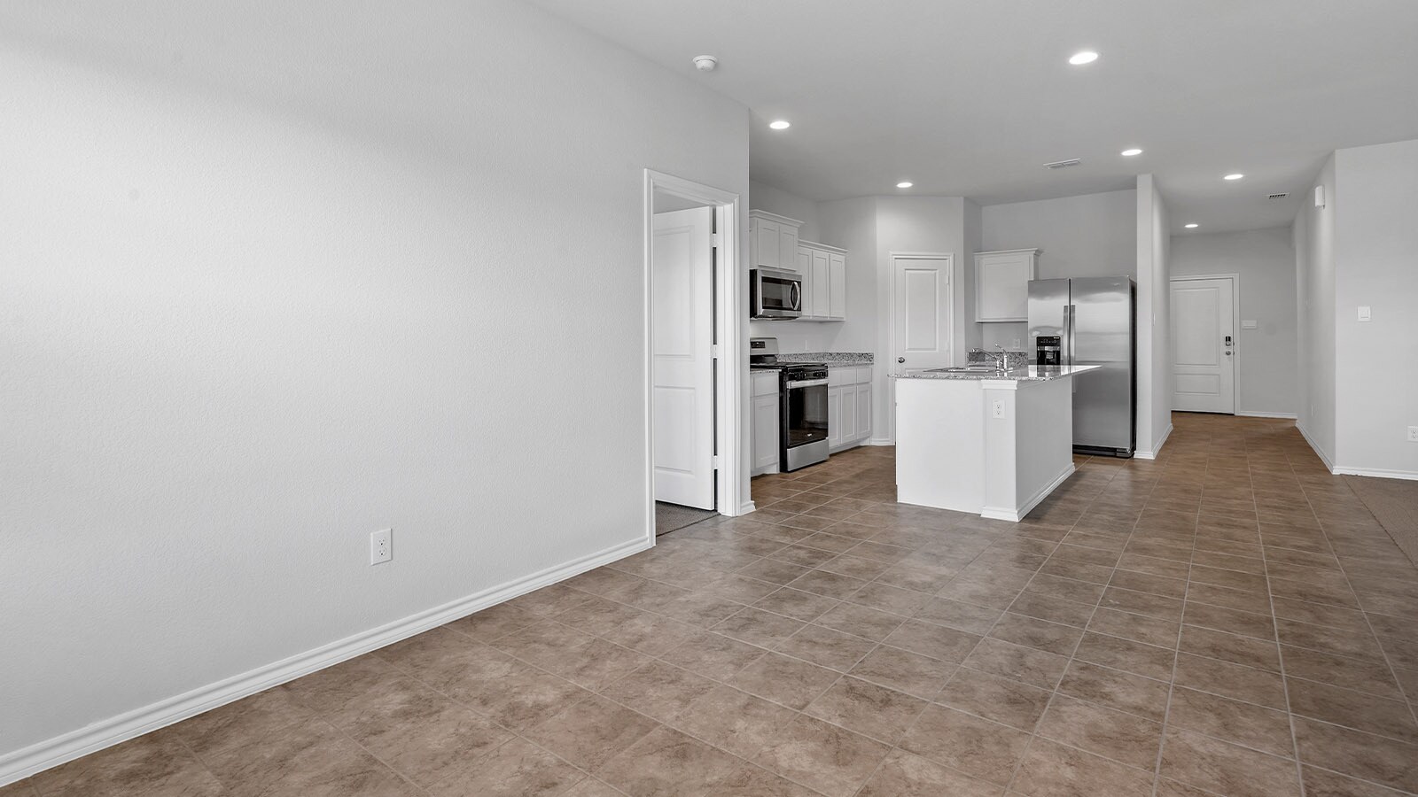 Building Photo - 9425 Mountain Pass Dr