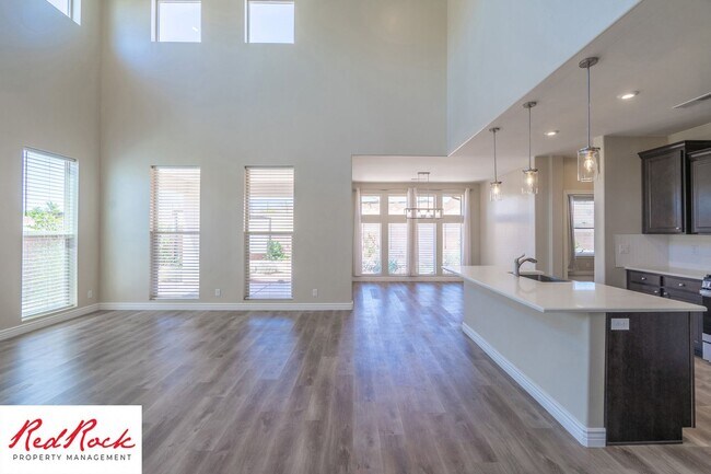 Building Photo - Stunning 4 Bedroom Home. Dog friendly!