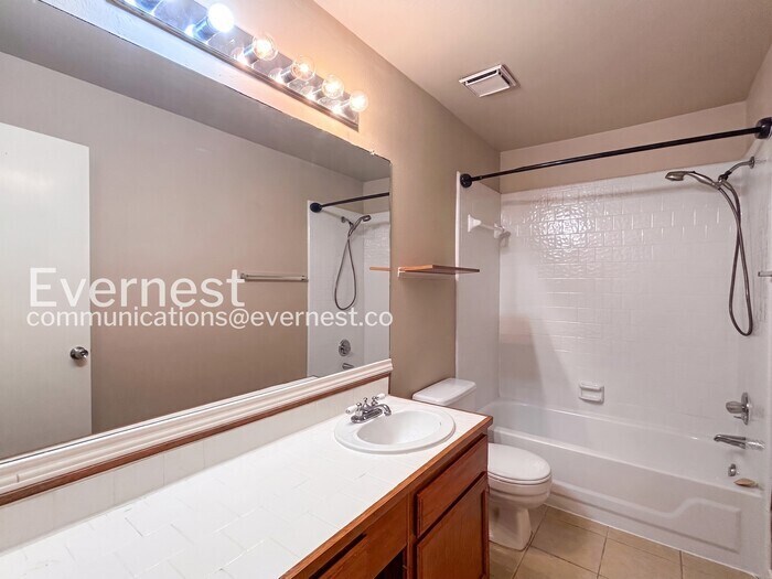 Building Photo - 8602 Laurel Trails Dr