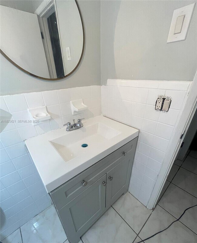 Building Photo - 1816 McKinley St