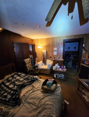 Building Photo - 719 Thrush Ave