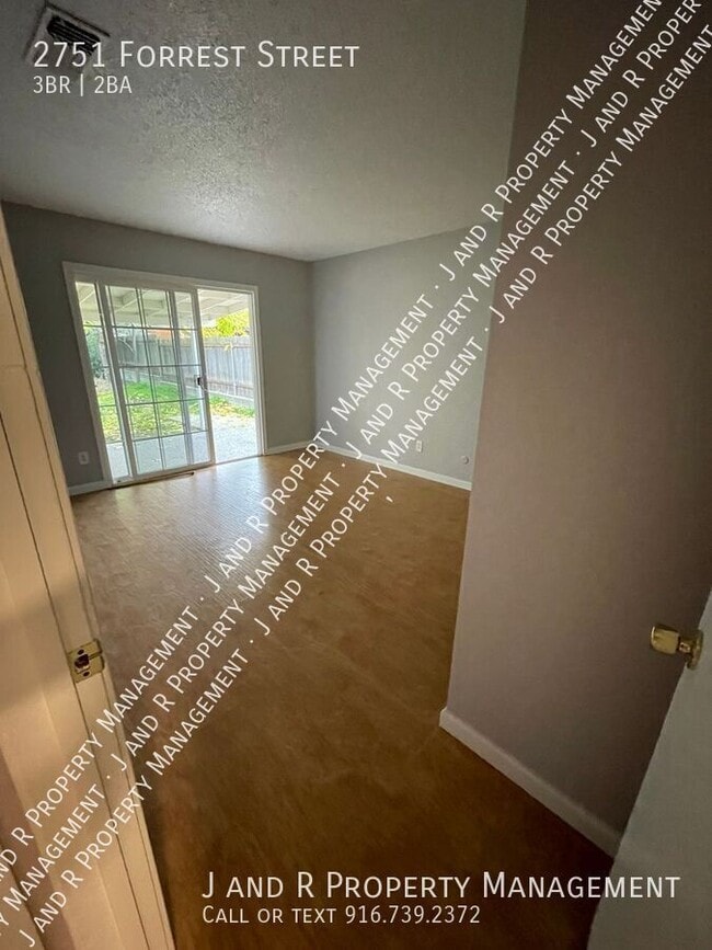 Building Photo - 2751 Forrest St