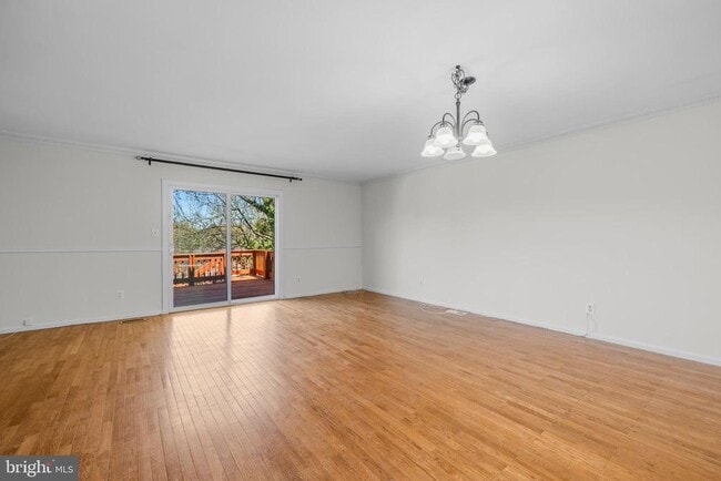 Building Photo - 1095 Travis Ln