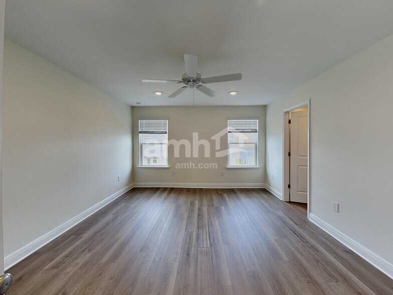 Building Photo - 5972 River Farm Ave