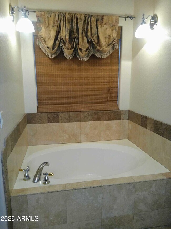 Building Photo - 242 N Pima Rd