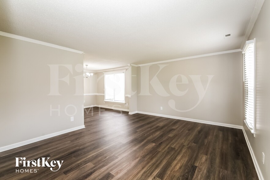 Building Photo - 4202 Hounds Run Dr