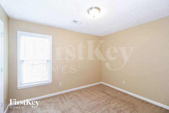 Building Photo - 9330 Sarsen Dr