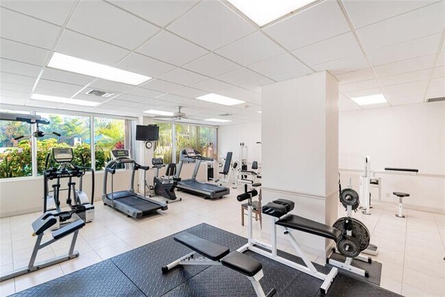 Building Photo - 336 N Birch Rd