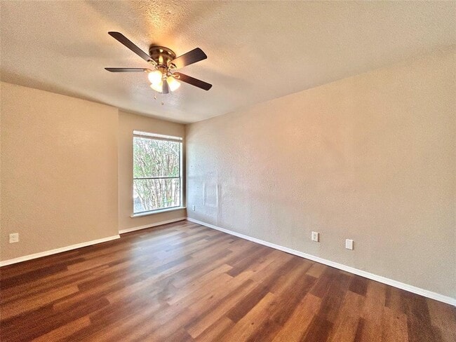 Building Photo - 7111 US-290