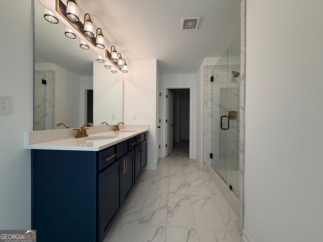 Building Photo - 727 Carmes Dr
