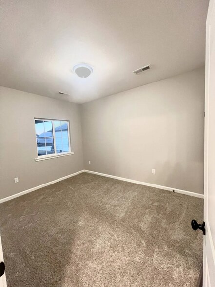 Building Photo - 9901 Weeping Willow Dr
