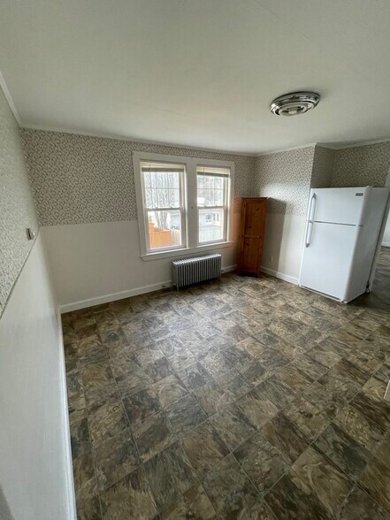 Building Photo - 21 Dingley St