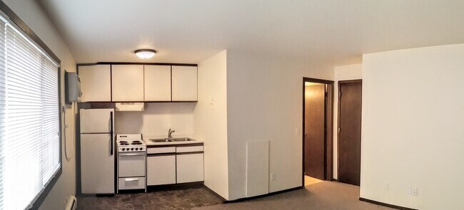 Building Photo - 2190 Robbins St