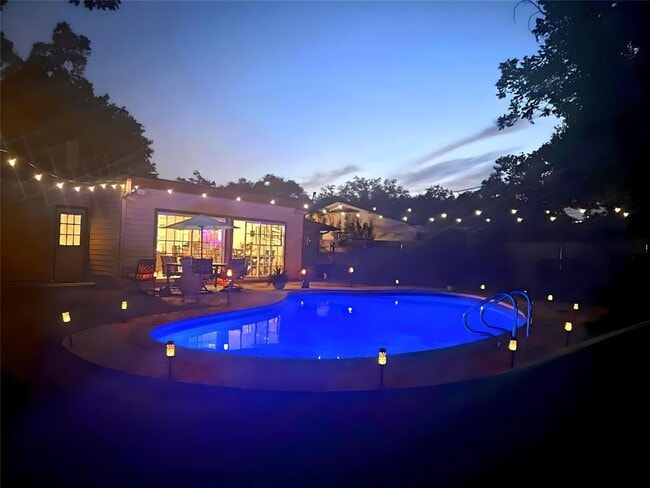 Building Photo - 3002 Stardust Dr