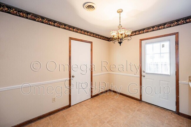 Building Photo - 1700 Serene Cir