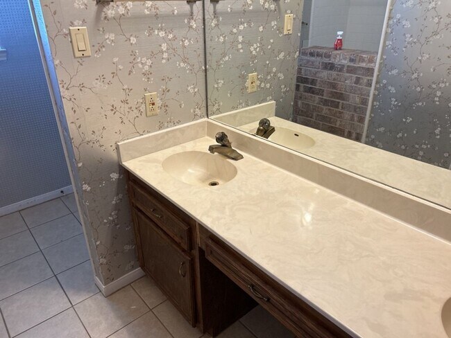 Building Photo - 101 Nancy Dr