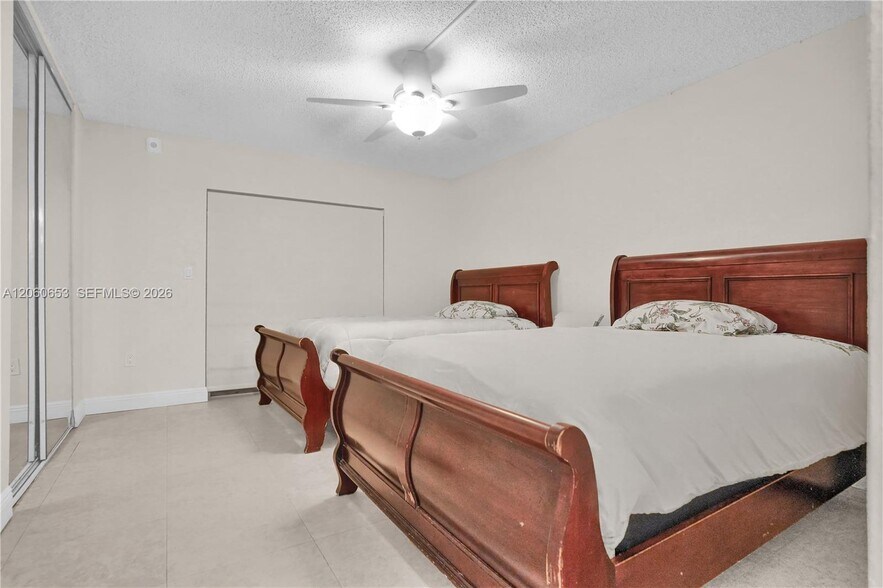Building Photo - 4011 N Meridian Ave
