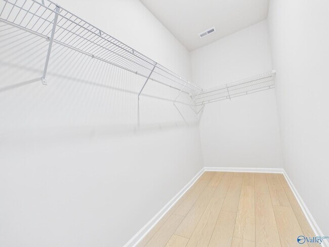 Building Photo - 16862 Orleans Dr