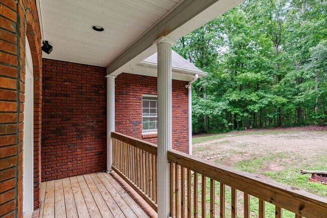 Building Photo - 580 Wolf Creek Trail