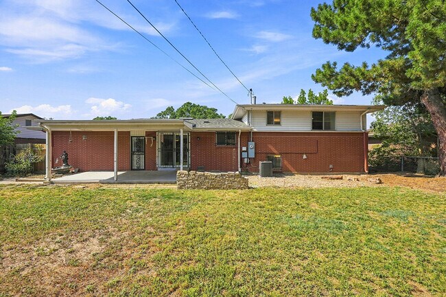 Building Photo - 3050 S Hobart Way