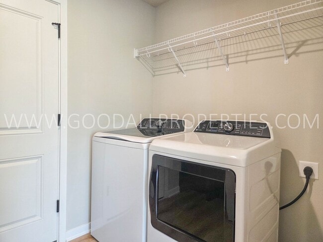 Building Photo - Enjoy new construction living in a prime Norwalk location!