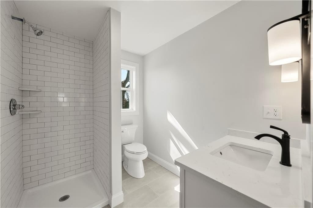 Building Photo - 36 Evarts St