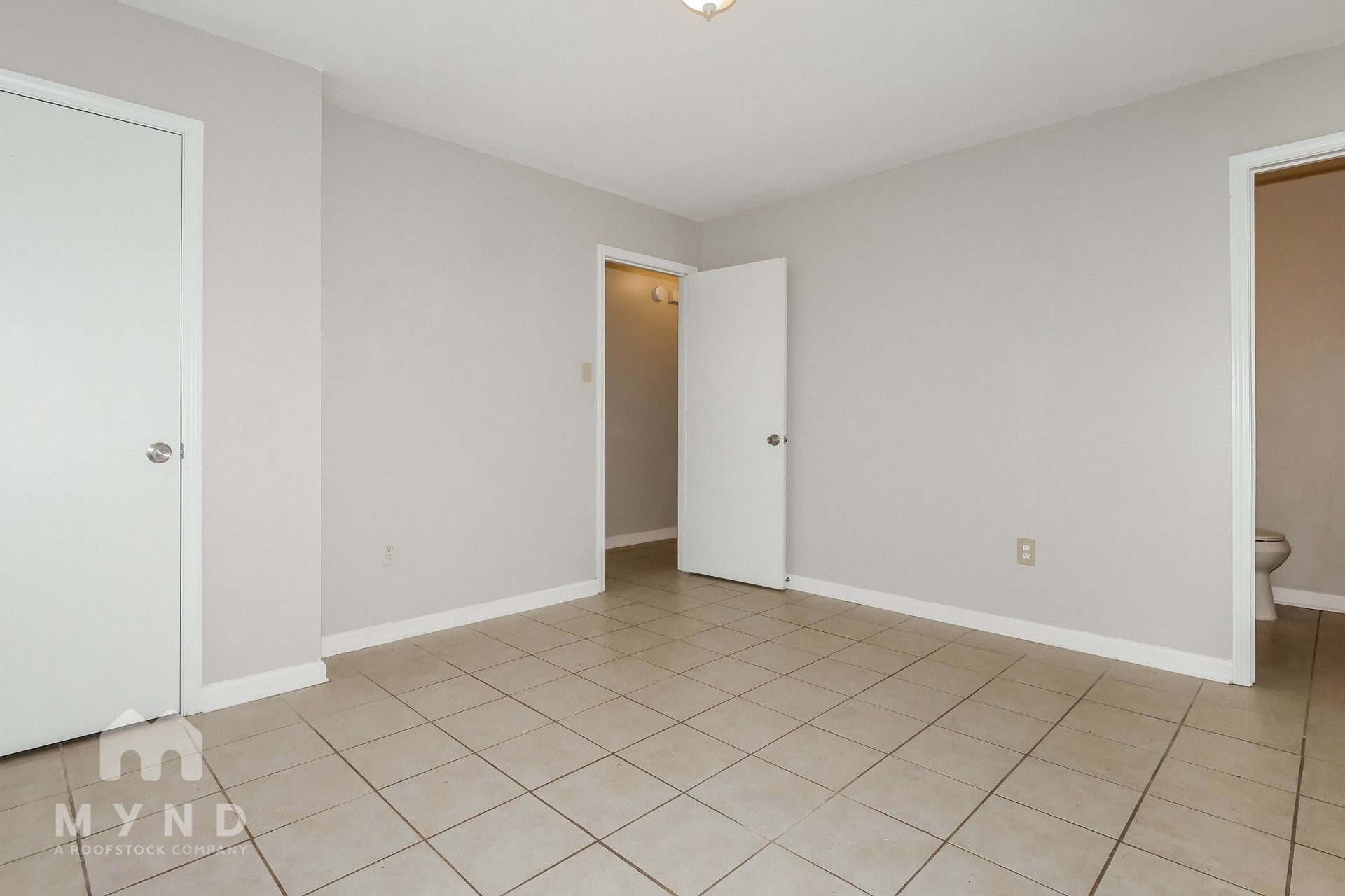 Building Photo - 10571 Chateau Dr