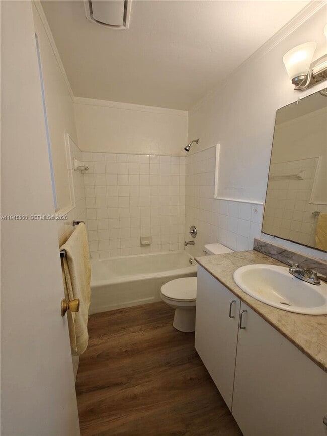 Building Photo - 421 NE 1st St