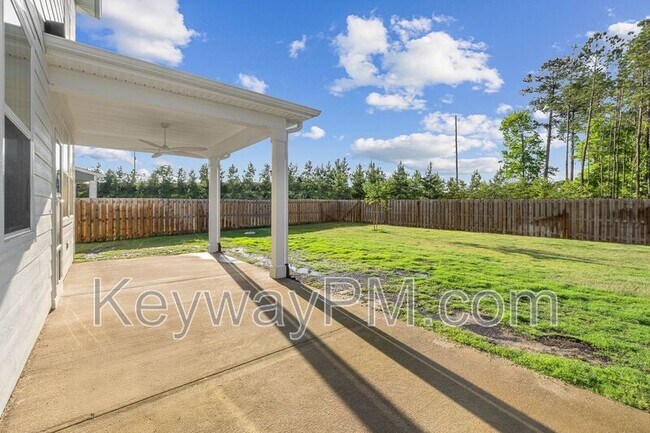 Building Photo - 738 Woodvine Dr