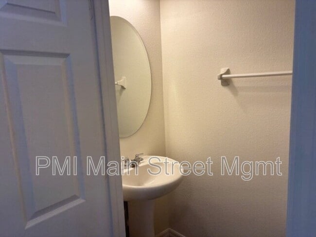 Building Photo - 8130 Red Stopper Ln