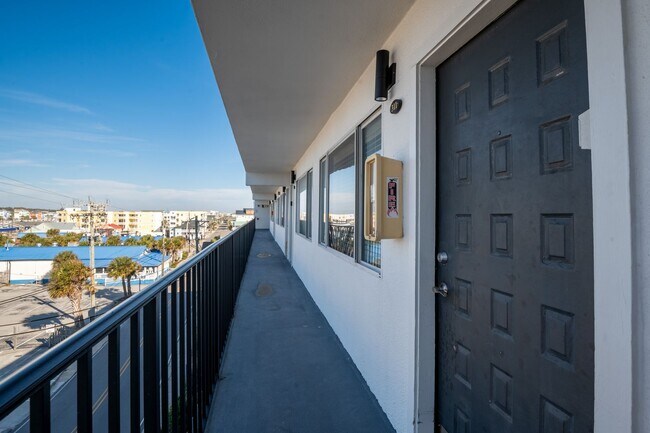 Building Photo - 222 Carolina Beach Ave N