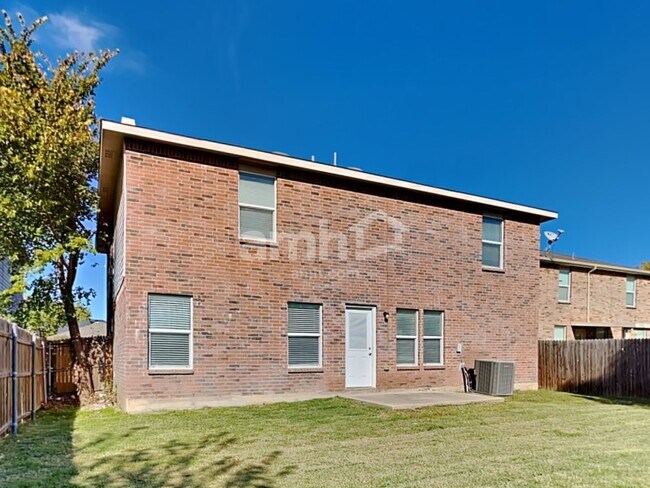 Building Photo - 1836 Shasta View Dr