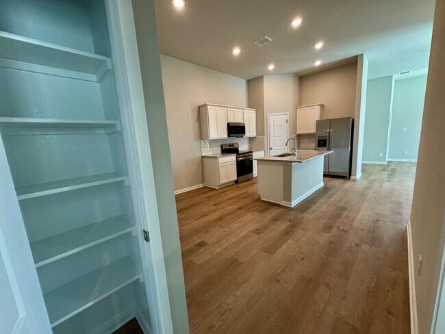 Building Photo - Stunning 3x2 Luxury Duplex in Buda, TX!