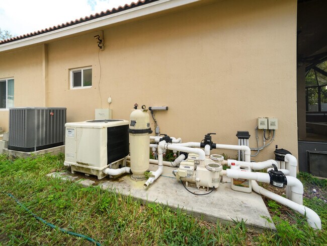 Building Photo - 14186 SW 32nd St